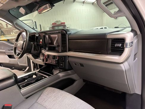 Used 2024 Ford F350 XLT AWD/4WD image 37