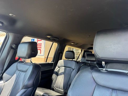 Certified 2024 Jeep Wagoneer L Series II image 10