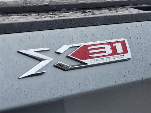 Used 2025 GMC Sierra 1500 SLT w/ SLT Premium Package image 6