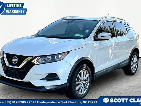 Used 2020 Nissan Rogue Sport SV w/ Technology Package AWD/4WD image 3