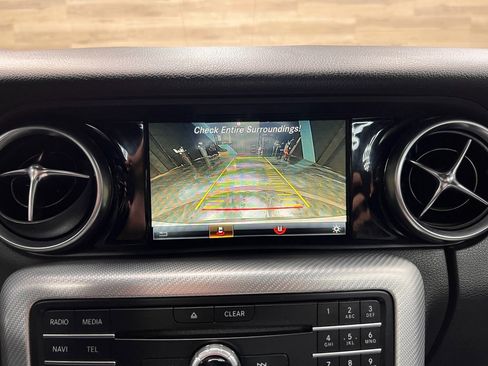 Used 2020 Mercedes-Benz SLC 300 SLC 300 image 8