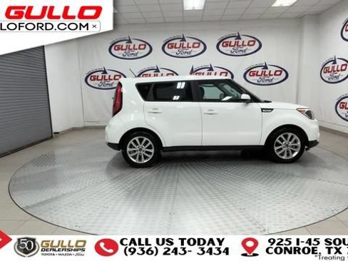 Used 2017 Kia Soul + FWD image 9
