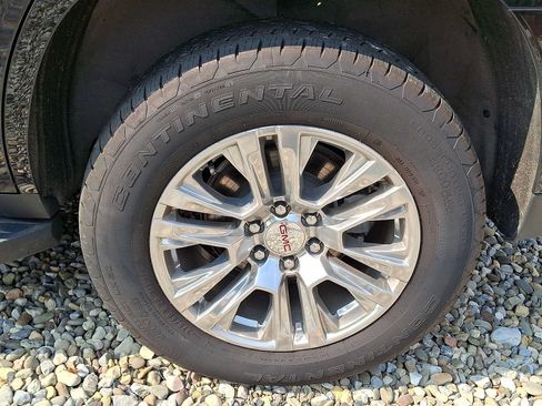 Used 2025 GMC Yukon Denali AWD/4WD image 7