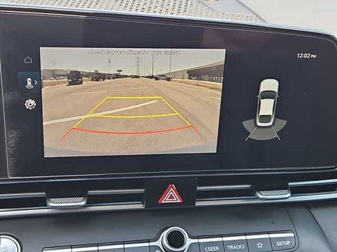 Used 2022 Hyundai Elantra Limited FWD image 23