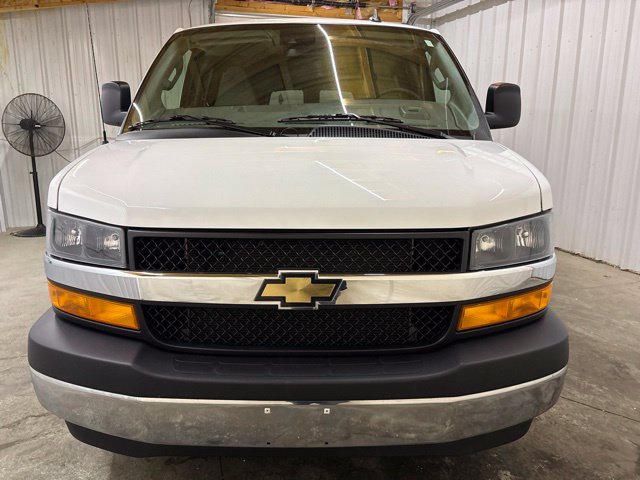 Used 2025 Chevrolet Express 3500 LT w/ LT Preferred Equipment Group RWD image 2