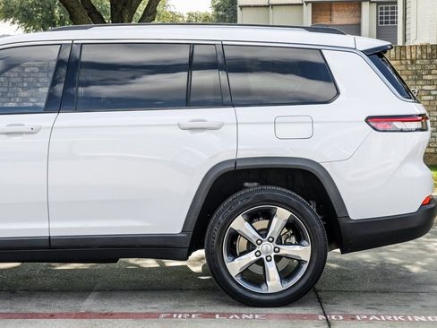 Used 2021 Jeep Grand Cherokee L Limited w/ Luxury Tech Group II image 23