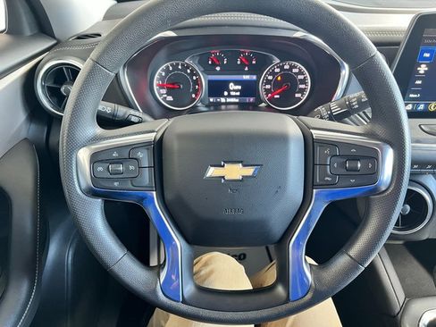 Used 2025 Chevrolet Blazer LT AWD/4WD image 16