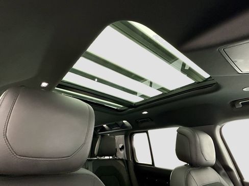 Used 2022 Land Rover Defender 110 V8 AWD/4WD image 17