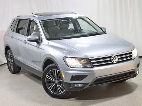 Used 2019 Volkswagen Tiguan SEL w/ 3rd Row Seat Package image 6