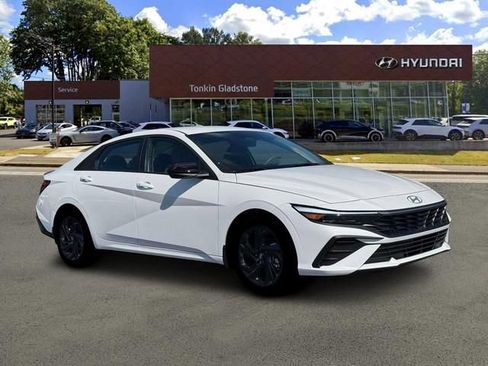 New 2026 Hyundai Elantra Sport FWD image 10