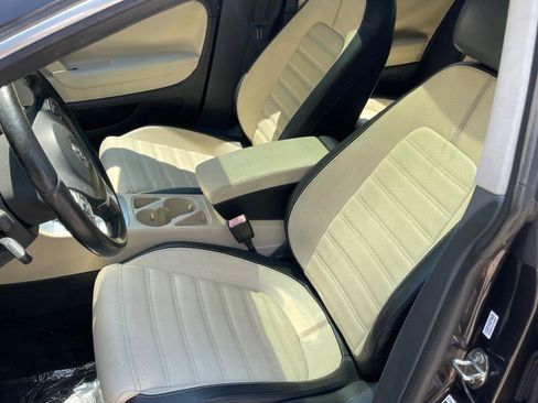 Used 2009 Volkswagen CC Luxury image 25