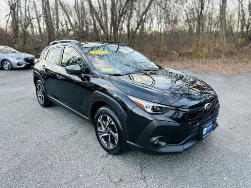 Used 2025 Subaru Crosstrek 2.0i Premium image 3