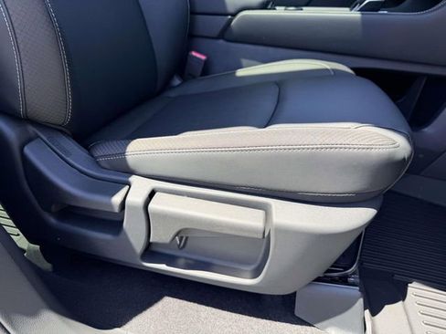 New 2026 Nissan Pathfinder SL w/ SL Premium Package AWD/4WD image 9