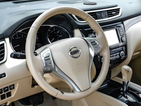 Used 2014 Nissan Rogue SL FWD image 11