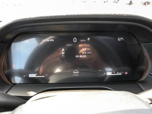 New 2025 Jeep Grand Cherokee Altitude image 22