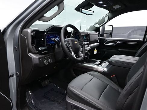 New 2026 Chevrolet Silverado 2500 LTZ w/ LTZ Premium Package AWD/4WD image 9