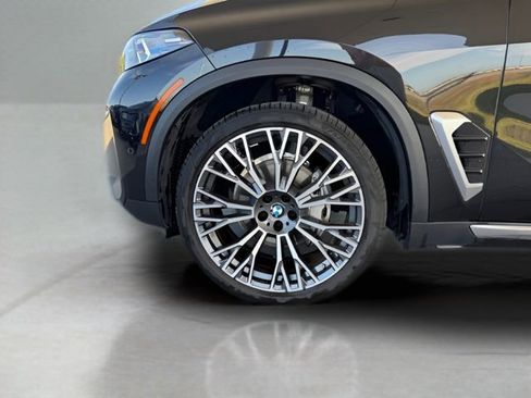Used 2024 BMW X5 sDrive40i w/ Premium Package image 15