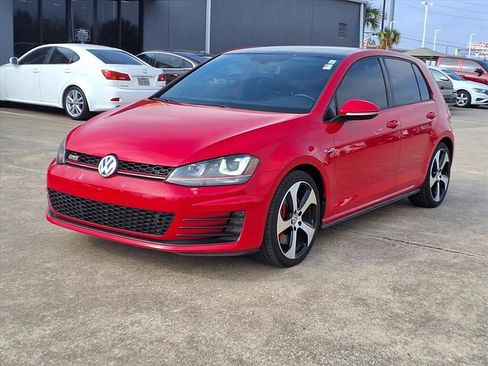Used 2017 Volkswagen GTI SE image 2