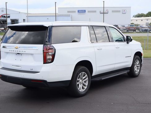 Used 2024 Chevrolet Suburban LT RWD image 9