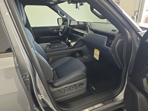 New 2026 INFINITI QX80 4WD w/ Sport Exterior Package image 9