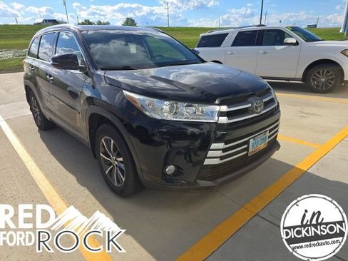 Used 2018 Toyota Highlander XLE AWD/4WD image 1