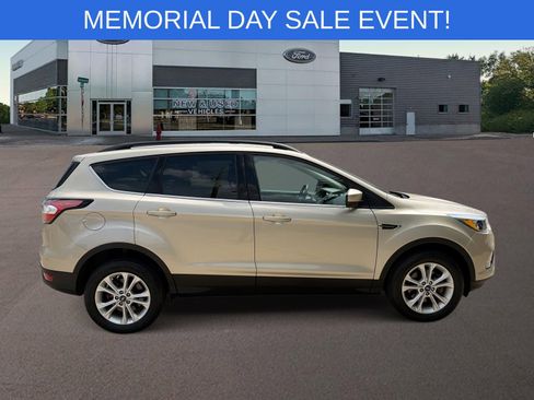 Used 2018 Ford Escape SE AWD/4WD image 12