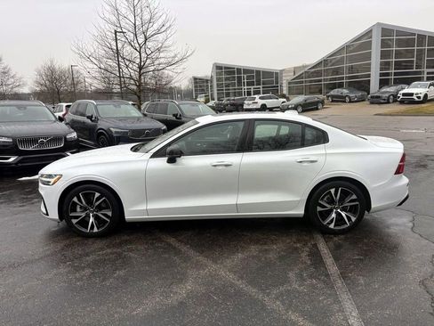 Used 2025 Volvo S60 B5 Core image 4