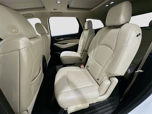 Used 2024 Buick Enclave Essence w/ Experience Buick Package image 25