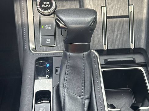 Used 2024 Lexus GX 550 w/ Accessory Package (31) AWD/4WD image 28