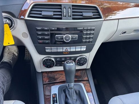 Used 2014 Mercedes-Benz C 250 Sedan image 39