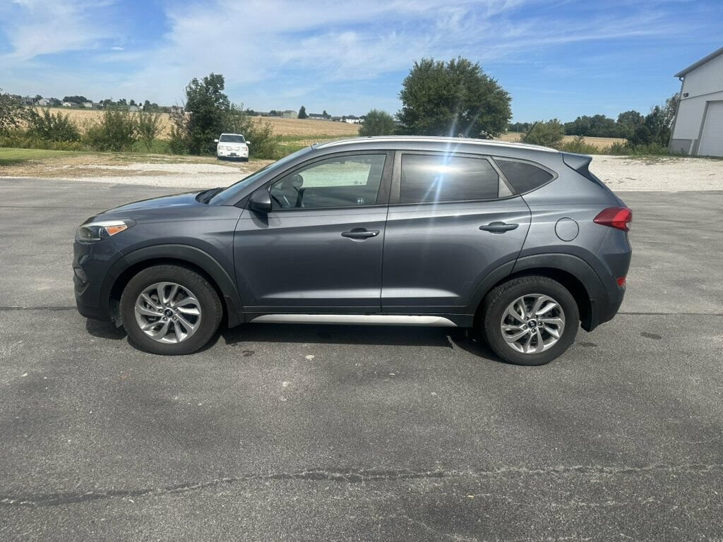 Used 2017 Hyundai Tucson SE w/ SE Popular Package 02 AWD/4WD image 2