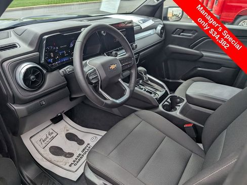 Used 2024 Chevrolet Colorado LT w/ LT Convenience Package AWD/4WD image 14