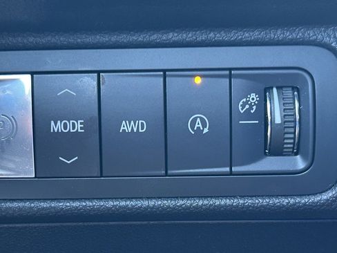Used 2025 Chevrolet Traverse LT AWD/4WD image 20