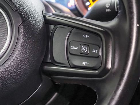 Used 2021 Jeep Gladiator Sport AWD/4WD image 17