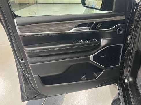 Used 2022 Jeep Wagoneer Series II image 14