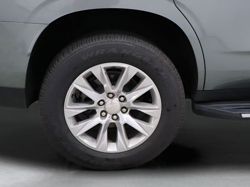 Used 2024 Chevrolet Tahoe Premier AWD/4WD image 38