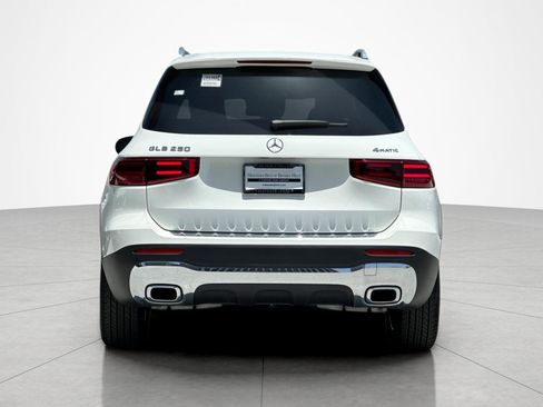 New 2025 Mercedes-Benz GLB 250 4MATIC image 4