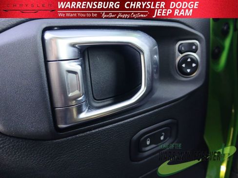 Used 2025 Jeep Gladiator Sport image 28