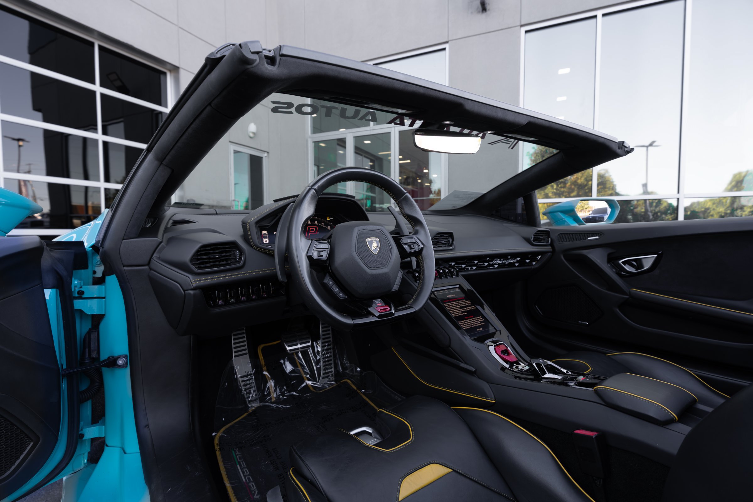 Used 2023 Lamborghini Huracan EVO RWD image 25