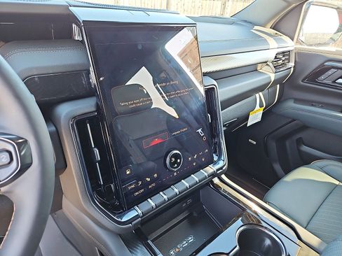 New 2026 GMC Yukon XL AT4 w/ AT4 Premium Plus Package image 18