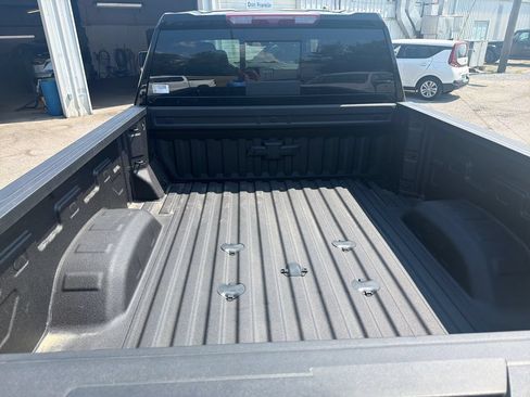 Used 2025 Chevrolet Silverado 2500 LTZ w/ Trail Boss Package AWD/4WD image 9