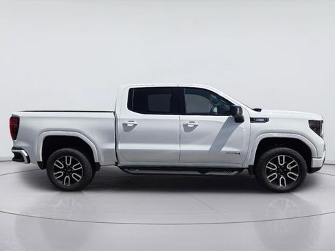 Used 2025 GMC Sierra 1500 AT4 w/ AT4 Premium Package AWD/4WD image 4