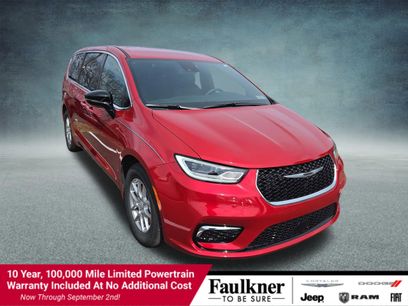 New 2025 Chrysler Pacifica Select