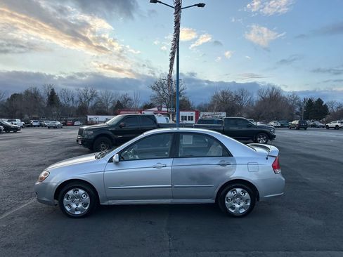 Used 2008 Kia Spectra EX image 15