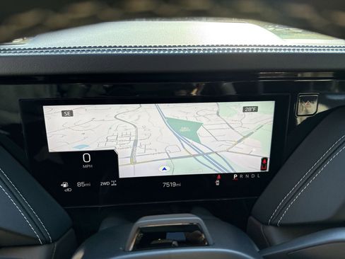 Used 2025 GMC Yukon Denali Ultimate image 16