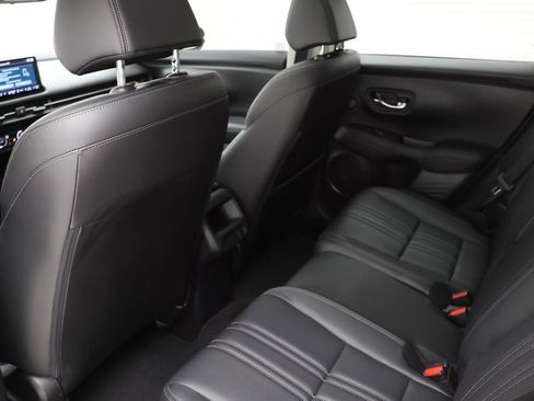 Used 2024 Honda HR-V EX-L image 11