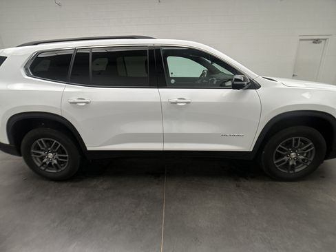 Used 2025 GMC Acadia Elevation FWD image 10