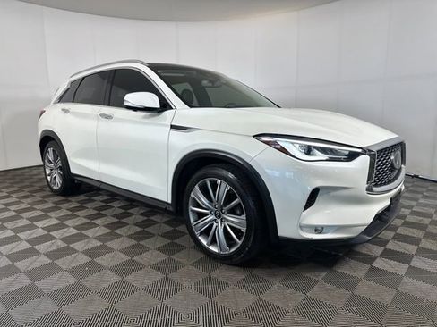 Used 2021 INFINITI QX50 Essential image 2