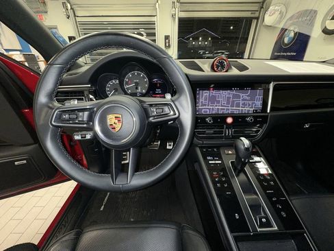 Used 2022 Porsche Macan image 42