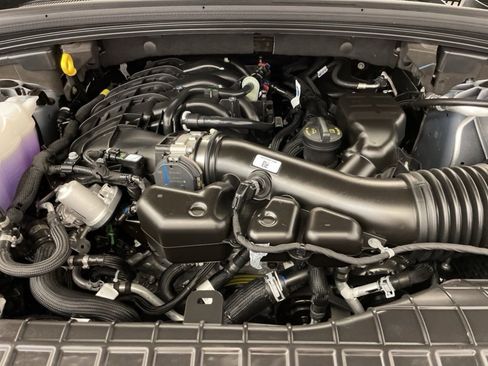 New 2025 Jeep Grand Cherokee Limited w/ Luxury Tech Group II image 19